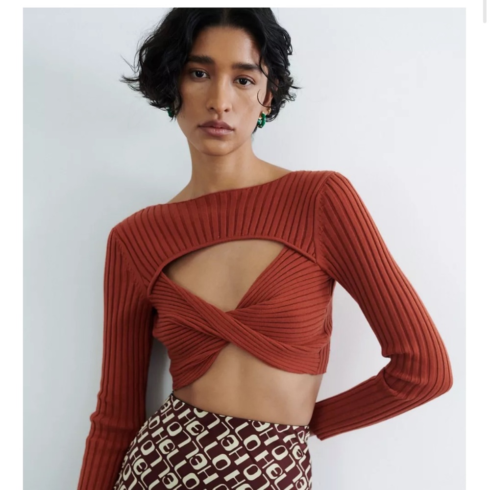 UO Tayla Twist-Front Sweater, size medium, NWT
